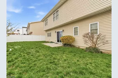 911 Worth Ave, Linden, NJ 07036 - Photo 48