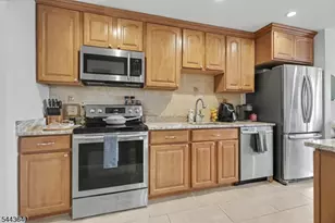 300 W Munsell Ave Cc5, Linden, NJ 07036 - Photo 12