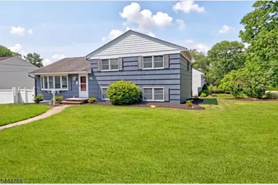 35 McKinley Ave, East Hanover Township, NJ 07936 - Photo 2