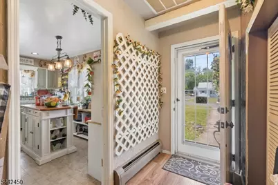 42 Walnut St, Edison, NJ 08817 - Photo 4