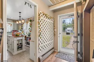 42 Walnut St, Edison, NJ 08817 - Photo 4