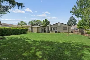 42 Walnut St, Edison, NJ 08817 - Photo 22