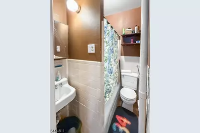 245 Lakeview Ave #7, Clifton, NJ 07011 - Photo 4