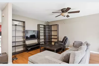 3 Wilkens Dr, Piscataway Township, NJ 08854 - Photo 4