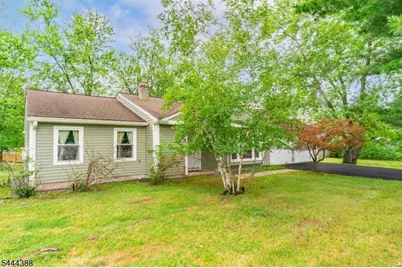 3 Wilkens Dr, Piscataway Township, NJ 08854 - Photo 2