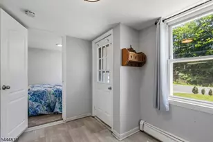 32 Schwarz Blvd, Jefferson Township, NJ 07849 - Photo 14