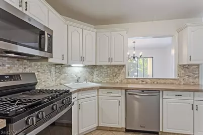 50 Kayser Ln, West Orange Township, NJ 07052 - Photo 6