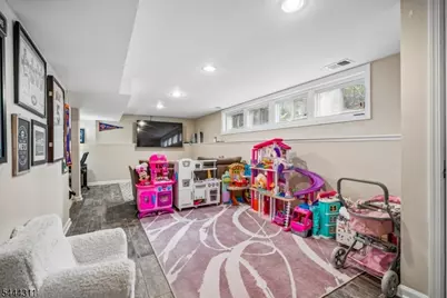 80 Briarwood Drive West, Berkeley Heights Township, NJ 07922 - Photo 18