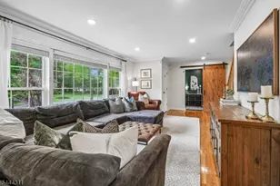 80 Briarwood Dr W, Berkeley Heights Township, NJ 07922 - Photo 4