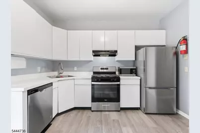 4 Derby St, East Orange, NJ 07018 - Photo 2