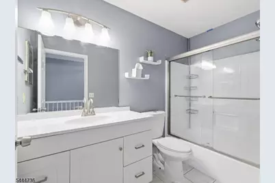 4 Derby St, East Orange, NJ 07018 - Photo 10