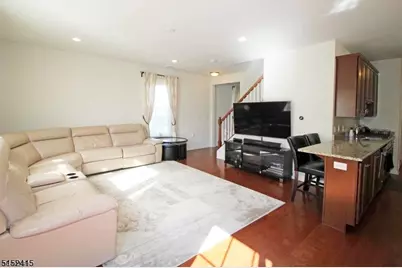 101 Welsh Pl, Morris Plains, NJ 07950 - Photo 6