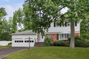 39 St Germain Dr, Clark Township, NJ 07066 - Photo 4