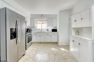 21 Avenue A, Lodi, NJ 07644 - Photo 4