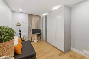 100 Carlyle Dr, Cliffside Park, NJ 07072 - Photo 20