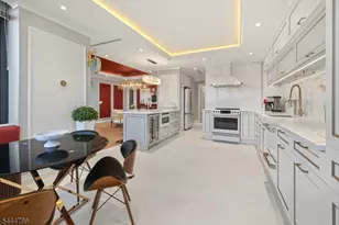 100 Carlyle Dr, Cliffside Park, NJ 07072 - Photo 12