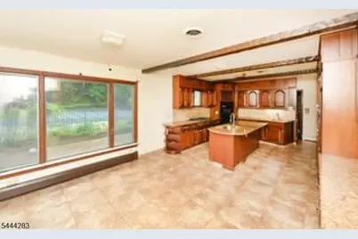 105 Ricker Dr, Ringwood, NJ 07456 - Photo 12