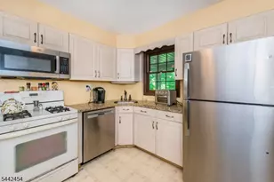 906 Maurice Ave, Rahway, NJ 07065 - Photo 10