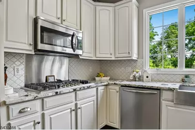 9 Steeplechase Lane, Franklin Township, NJ 08802 - Photo 4
