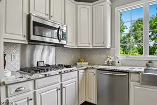 9 Steeplechase Ln, Franklin Township, NJ 08802 - Photo 4