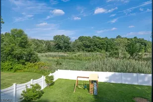 8 Pond Dr, Vernon, NJ 07422 - Photo 32