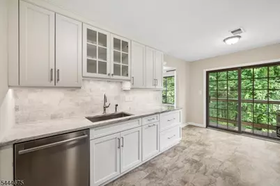 2902 Hemlock Pl, Bernards Township, NJ 07920 - Photo 14