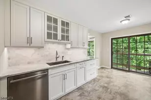 2902 Hemlock Pl, Bernards Township, NJ 07920 - Photo 14