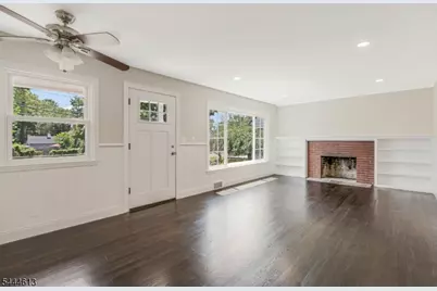 263 N Jackson Ave, North Plainfield, NJ 07060 - Photo 2