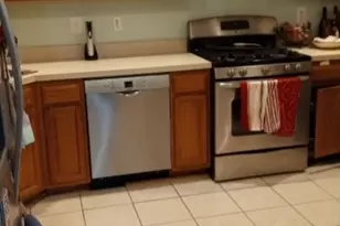 4 Colgate Dr, Newark, NJ 07103 - Photo 6