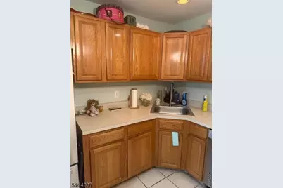 4 Colgate Dr, Newark, NJ 07103 - Photo 6