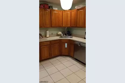 4 Colgate Dr, Newark, NJ 07103 - Photo 8