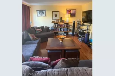 4 Colgate Dr, Newark, NJ 07103 - Photo 2