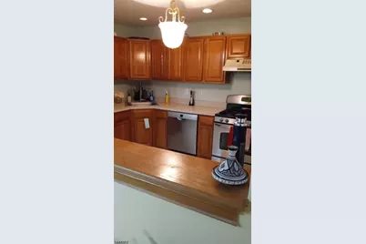 4 Colgate Dr, Newark, NJ 07103 - Photo 2