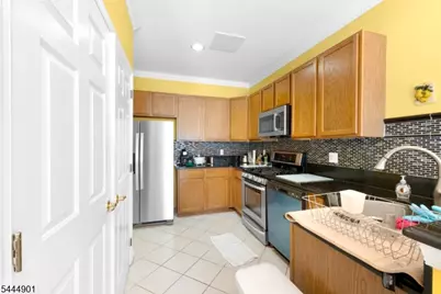 72 Albert Ct, Parsippany, NJ 07054 - Photo 8