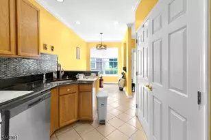 72 Albert Ct, Parsippany, NJ 07054 - Photo 14