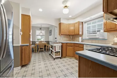 358 Galloping Hill Rd, Roselle Park, NJ 07204 - Photo 8