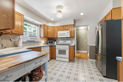 358 Galloping Hill Rd, Roselle Park, NJ 07204 - Photo 6