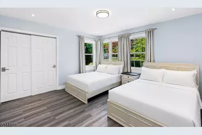 140 N Farview Ave, Paramus, NJ 07652 - Photo 12