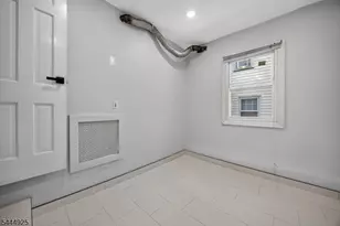 29 Laurel Ave, Livingston, NJ 07039 - Photo 10