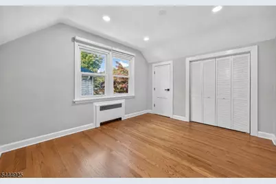 29 Laurel Ave, Livingston, NJ 07039 - Photo 16