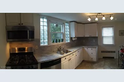 21 Cobb Pl, Morristown, NJ 07960 - Photo 2