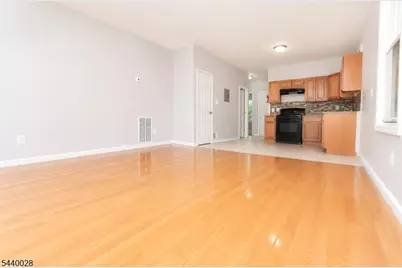 136 Dewey St, Newark, NJ 07112 - Photo 2