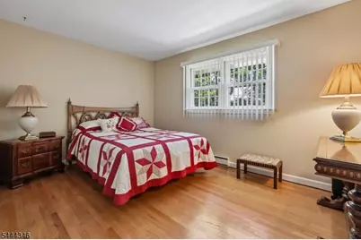 270 Midwood Rd, Paramus, NJ 07652 - Photo 12