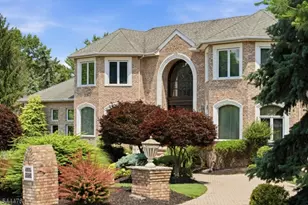 1 Wimbledon Ct, Cedar Grove, NJ 07009 - Photo 2