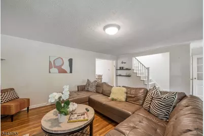 9 Midway Dr, Livingston, NJ 07039 - Photo 8