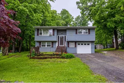 67 Cedar Tree Dr, Vernon, NJ 07422 - Photo 1
