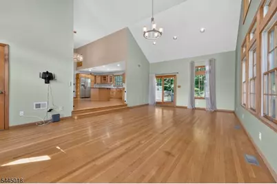 23 Blueberry Hl, Glen Gardner, NJ 08826 - Photo 4