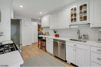11 Manor Rd, Verona, NJ 07044 - Photo 10