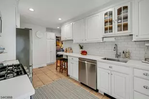 11 Manor Rd, Verona, NJ 07044 - Photo 10