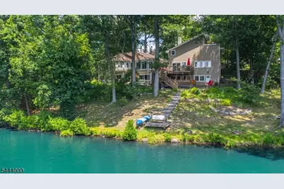 146 Lakewood Dr, Denville, NJ 07046 - Photo 46